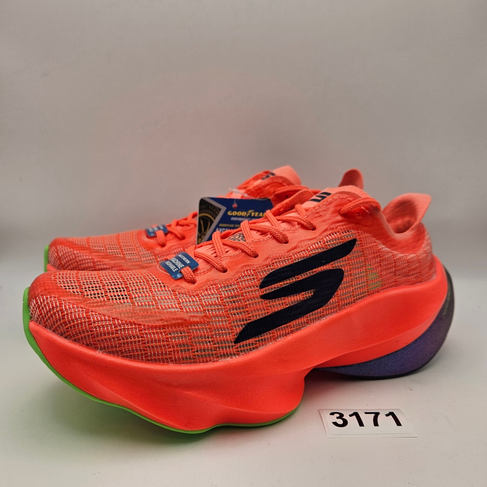 Skechers Womens 6 Gorun Razer 5 Hyper Burst Pro Foam Coral Goodyear Outsole